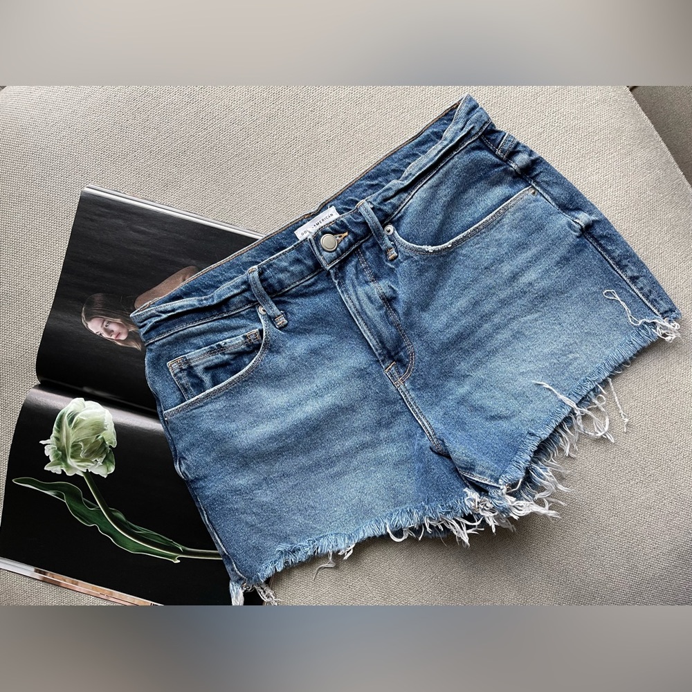 Good American Good ‘90s Denim Shorts Size 2/26